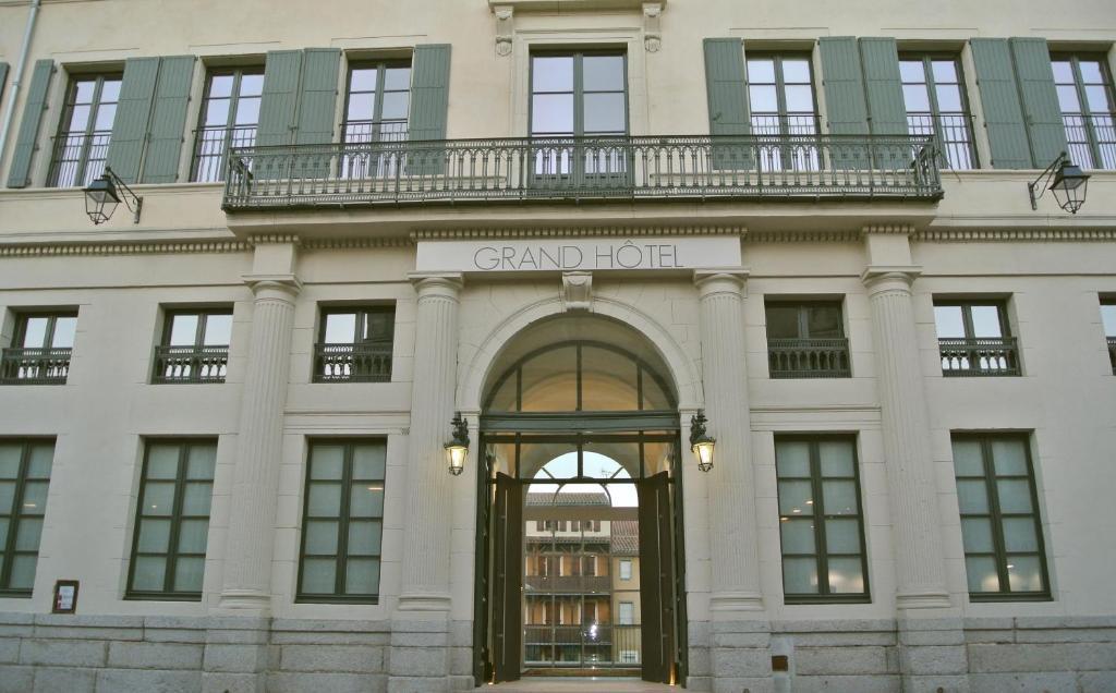 Grand De Castres Hotel 4*